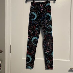 Lularoe girls leggings planetary pattern